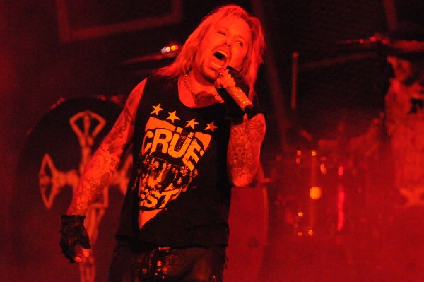 Mötley Crüe at the Verizon Wireless Amphitheater, Selma, Texas