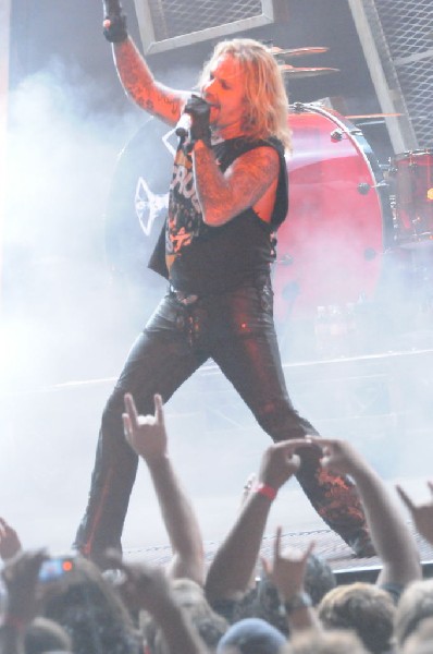 Mötley Crüe at the Verizon Wireless Amphitheater, Selma, Texas