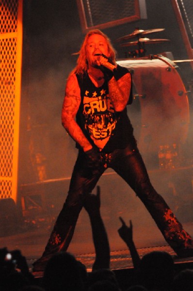 Mötley Crüe at the Verizon Wireless Amphitheater, Selma, Texas