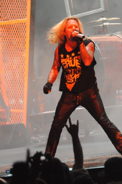 Mötley Crüe at the Verizon Wireless Amphitheater, Selma, Texas