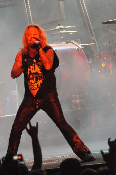 Mötley Crüe at the Verizon Wireless Amphitheater, Selma, Texas