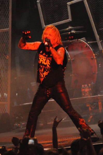 Mötley Crüe at the Verizon Wireless Amphitheater, Selma, Texas
