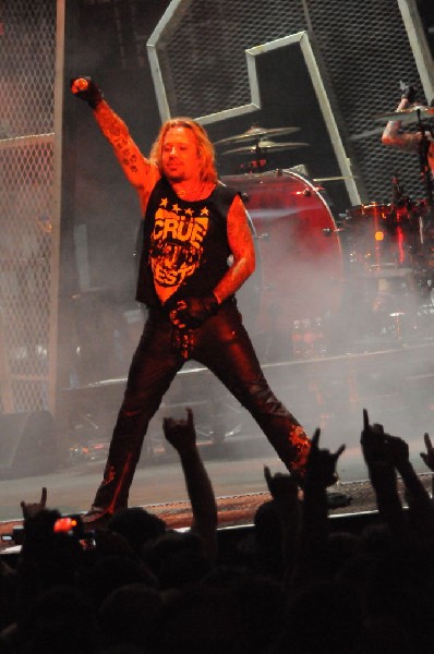 Mötley Crüe at the Verizon Wireless Amphitheater, Selma, Texas