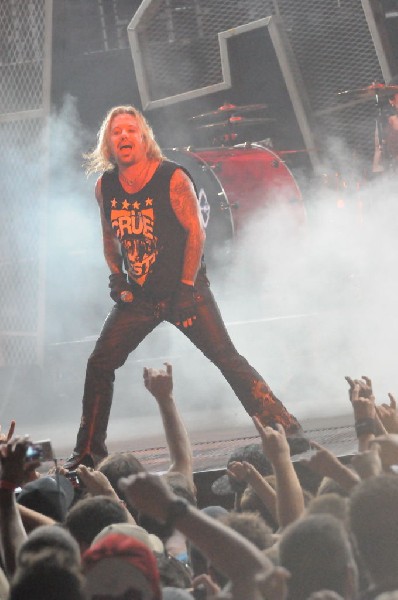 Mötley Crüe at the Verizon Wireless Amphitheater, Selma, Texas