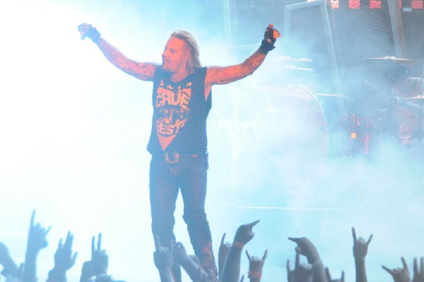 Mötley Crüe at the Verizon Wireless Amphitheater, Selma, Texas
