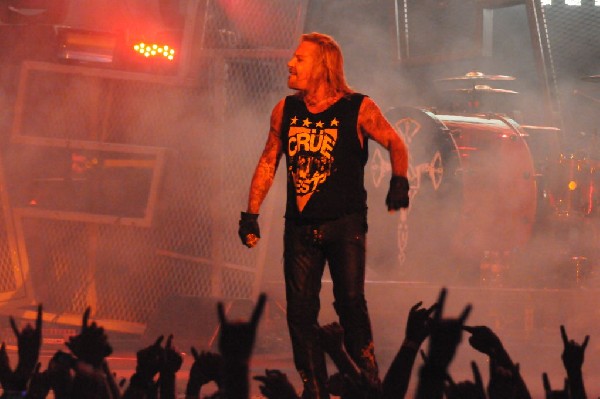 Mötley Crüe at the Verizon Wireless Amphitheater, Selma, Texas