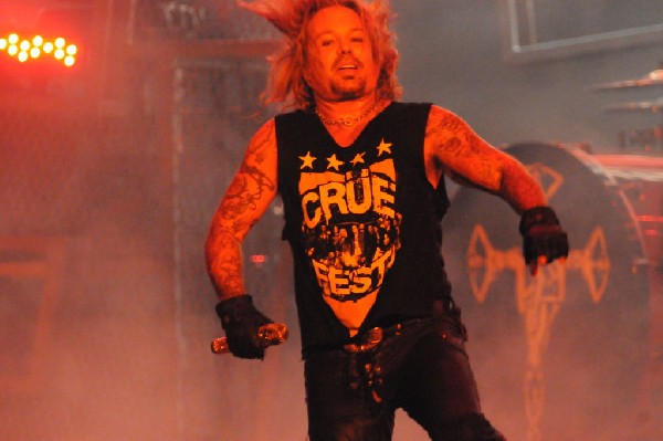 Mötley Crüe at the Verizon Wireless Amphitheater, Selma, Texas