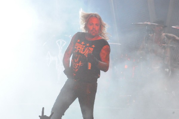 Mötley Crüe at the Verizon Wireless Amphitheater, Selma, Texas