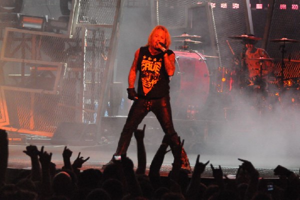 Mötley Crüe at the Verizon Wireless Amphitheater, Selma, Texas