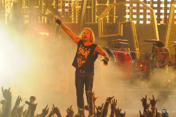 Mötley Crüe at the Verizon Wireless Amphitheater, Selma, Texas