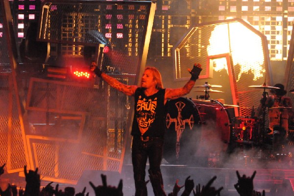 Mötley Crüe at the Verizon Wireless Amphitheater, Selma, Texas