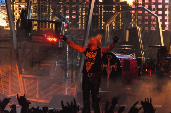 Mötley Crüe at the Verizon Wireless Amphitheater, Selma, Texas