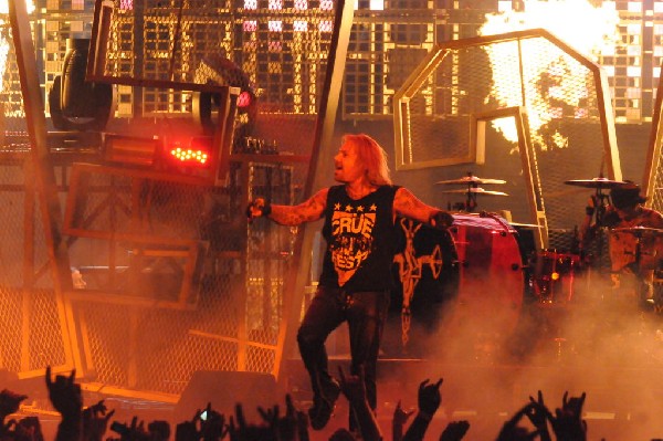 Mötley Crüe at the Verizon Wireless Amphitheater, Selma, Texas