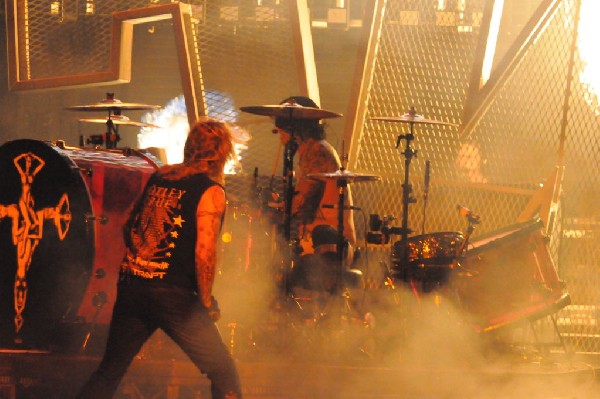 Mötley Crüe at the Verizon Wireless Amphitheater, Selma, Texas