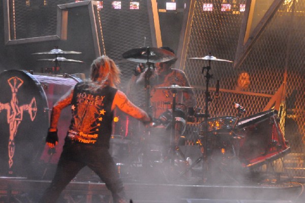 Mötley Crüe at the Verizon Wireless Amphitheater, Selma, Texas