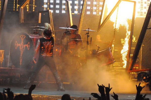 Mötley Crüe at the Verizon Wireless Amphitheater, Selma, Texas