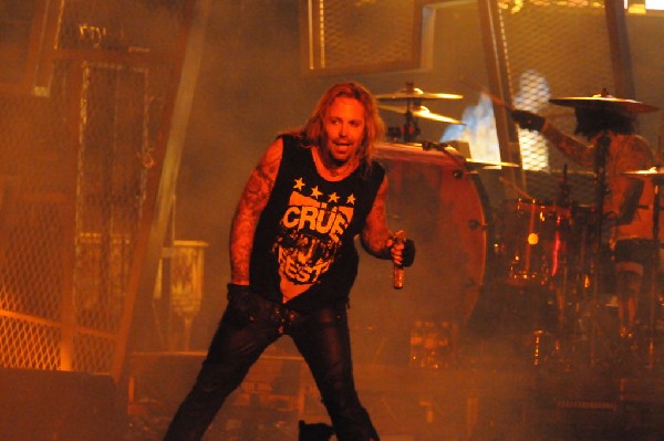 Mötley Crüe at the Verizon Wireless Amphitheater, Selma, Texas