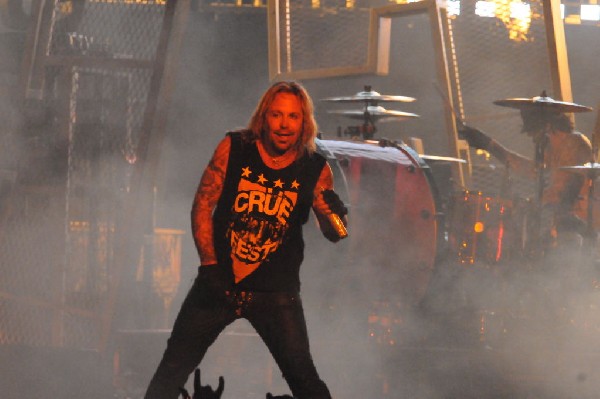 Mötley Crüe at the Verizon Wireless Amphitheater, Selma, Texas