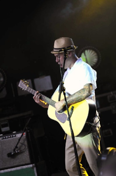 Nathen Maxwell & the Original Bunny Gang at Stubb's BarBQ, Austin, Texa