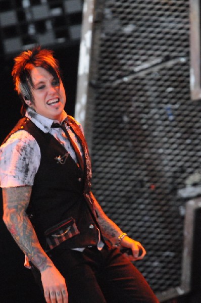 Papa Roach at the Verizon Wireless Amphitheater, Selma, Texas