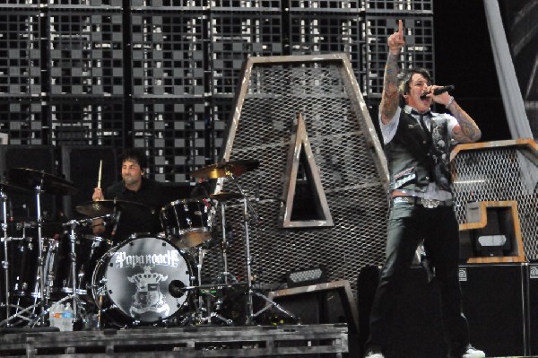 Papa Roach at the Verizon Wireless Amphitheater, Selma, Texas