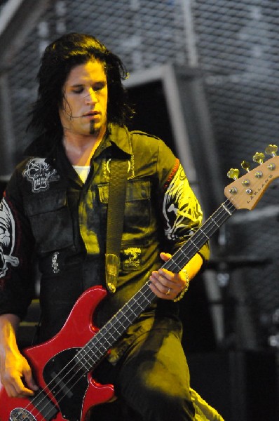 Papa Roach at the Verizon Wireless Amphitheater, Selma, Texas