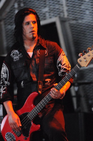 Papa Roach at the Verizon Wireless Amphitheater, Selma, Texas