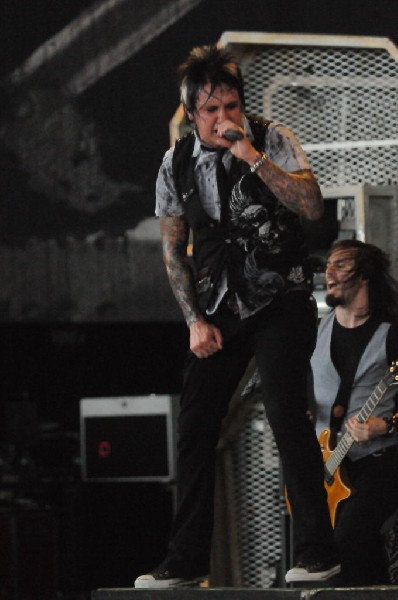 Papa Roach at the Verizon Wireless Amphitheater, Selma, Texas