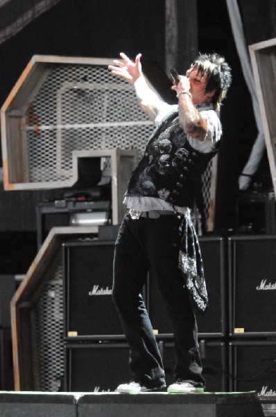 Papa Roach at the Verizon Wireless Amphitheater, Selma, Texas