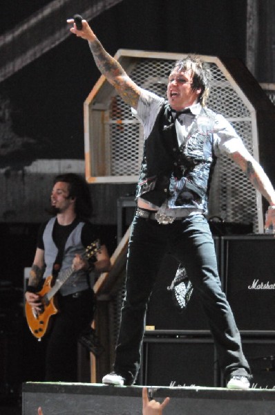 Papa Roach at the Verizon Wireless Amphitheater, Selma, Texas