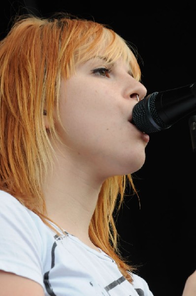 Paramore on the Route 66 Stage, Warped Tour, Verizon Wireless Amphitheater,