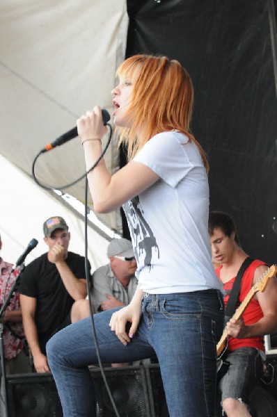 Paramore on the Route 66 Stage, Warped Tour, Verizon Wireless Amphitheater,