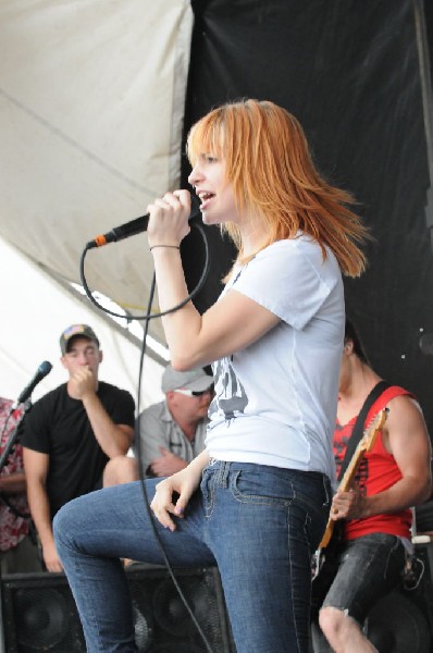 Paramore on the Route 66 Stage, Warped Tour, Verizon Wireless Amphitheater,