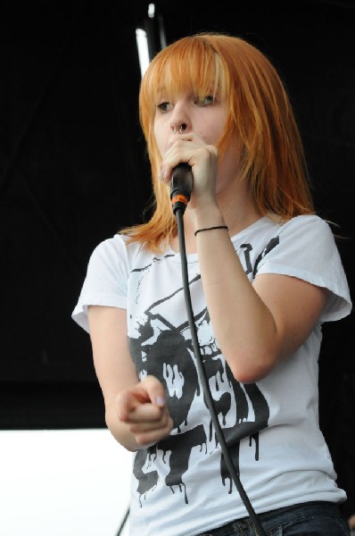 Paramore on the Route 66 Stage, Warped Tour, Verizon Wireless Amphitheater,