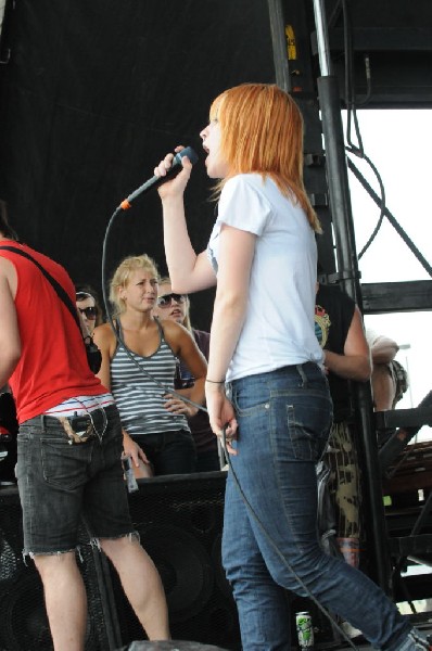 Paramore on the Route 66 Stage, Warped Tour, Verizon Wireless Amphitheater,