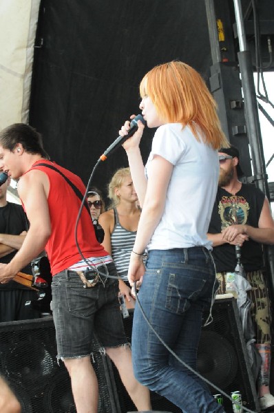 Paramore on the Route 66 Stage, Warped Tour, Verizon Wireless Amphitheater,