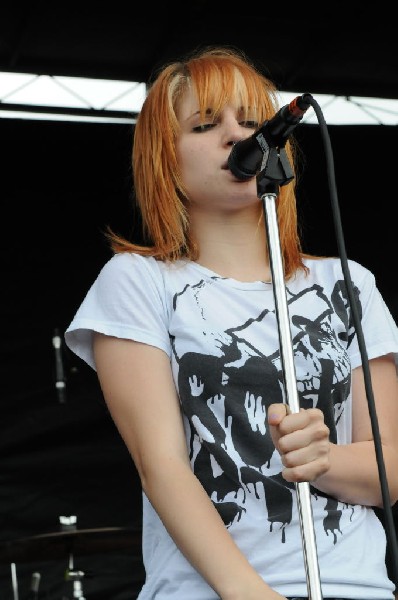 Paramore on the Route 66 Stage, Warped Tour, Verizon Wireless Amphitheater,