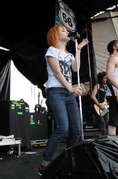 Paramore on the Route 66 Stage, Warped Tour, Verizon Wireless Amphitheater,