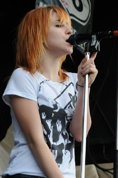 Paramore on the Route 66 Stage, Warped Tour, Verizon Wireless Amphitheater,