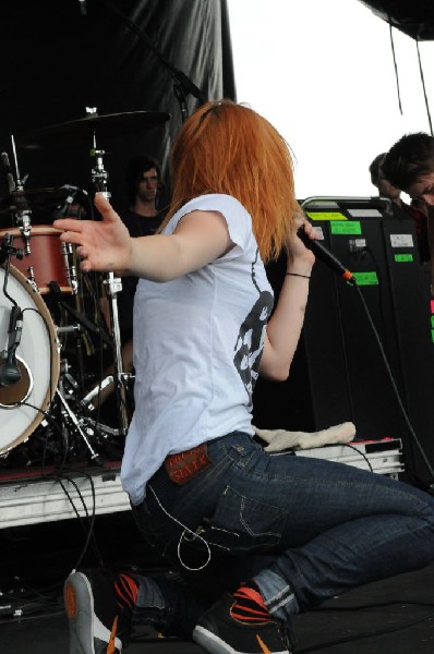 Paramore on the Route 66 Stage, Warped Tour, Verizon Wireless Amphitheater,