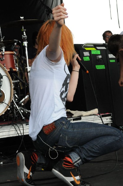 Paramore on the Route 66 Stage, Warped Tour, Verizon Wireless Amphitheater,