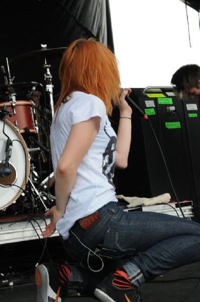 Paramore on the Route 66 Stage, Warped Tour, Verizon Wireless Amphitheater,