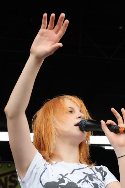 Paramore on the Route 66 Stage, Warped Tour, Verizon Wireless Amphitheater,