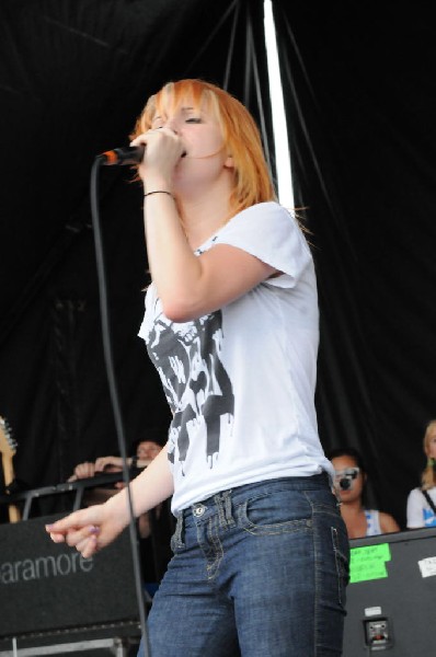 Paramore on the Route 66 Stage, Warped Tour, Verizon Wireless Amphitheater,