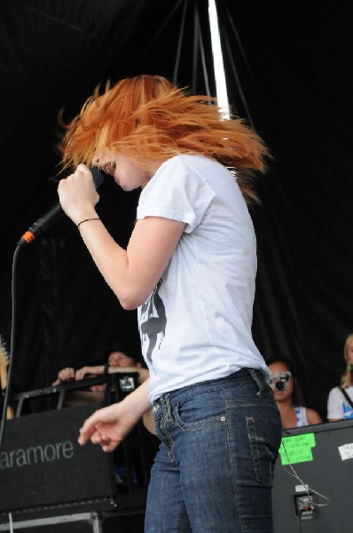 Paramore on the Route 66 Stage, Warped Tour, Verizon Wireless Amphitheater,