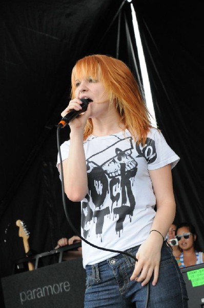 Paramore on the Route 66 Stage, Warped Tour, Verizon Wireless Amphitheater,
