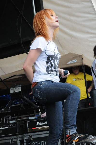 Paramore on the Route 66 Stage, Warped Tour, Verizon Wireless Amphitheater,