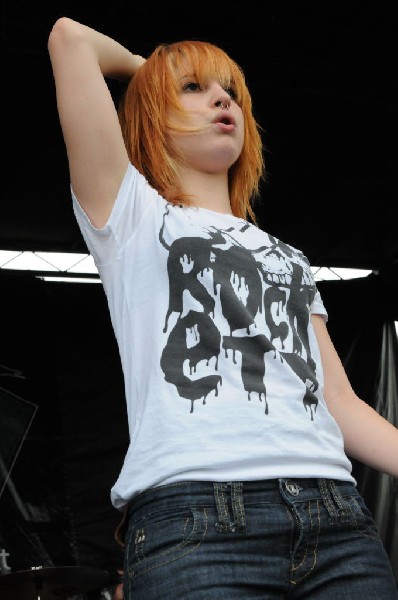 Paramore on the Route 66 Stage, Warped Tour, Verizon Wireless Amphitheater,