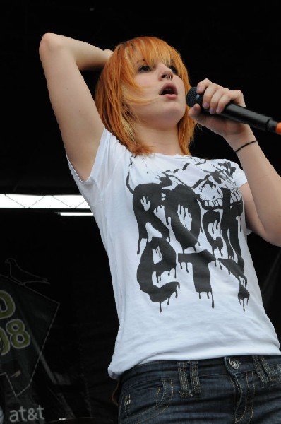 Paramore on the Route 66 Stage, Warped Tour, Verizon Wireless Amphitheater,