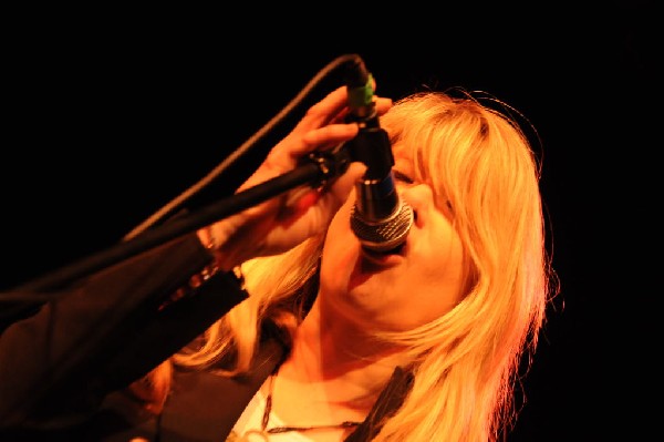 Paula Nelson at the Help Austin Help Haiti Benefit, Austin Music Hall